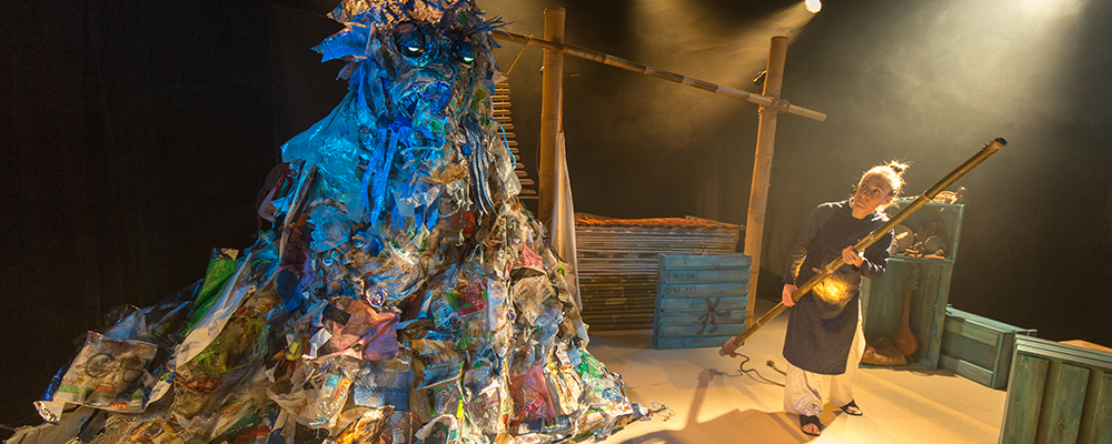 Spectacle musique et marionnettes Plastique à la dérive : Le dragon